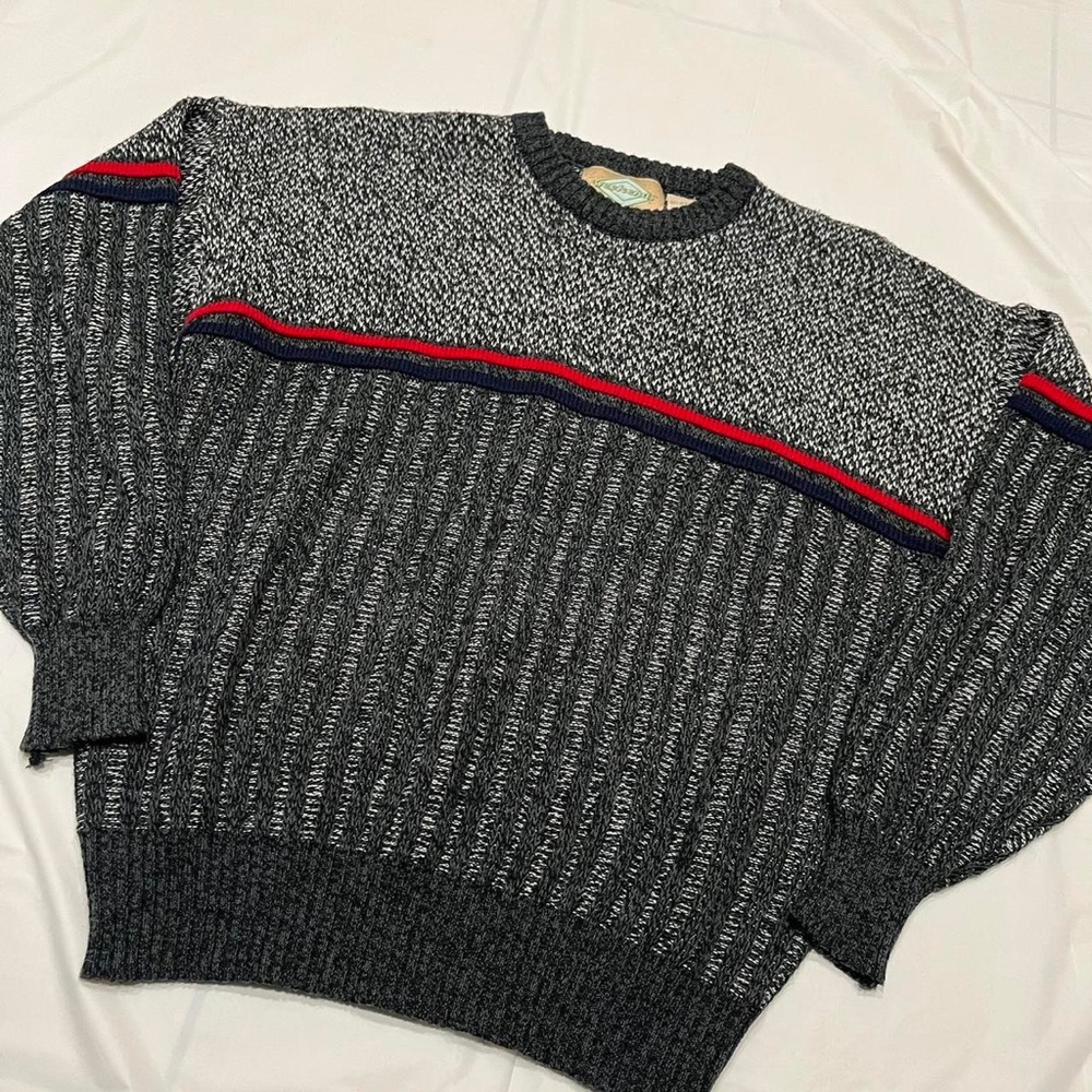 Gorgeous vintage chunky knit sweater